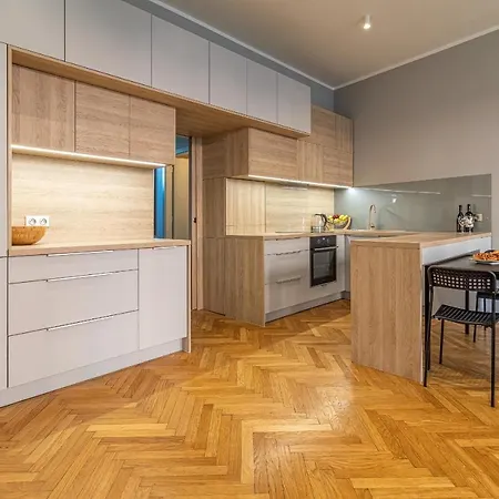 Stylish Luxury Flat In Old Town *