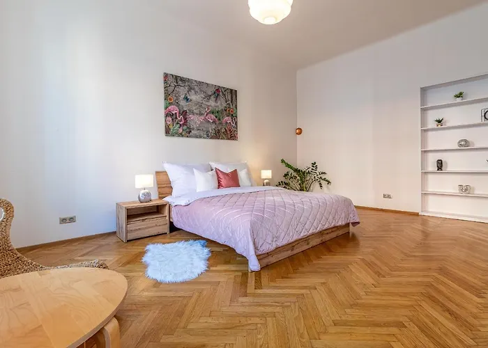 Апартаменты Stylish Luxury Flat In Old Town Братислава